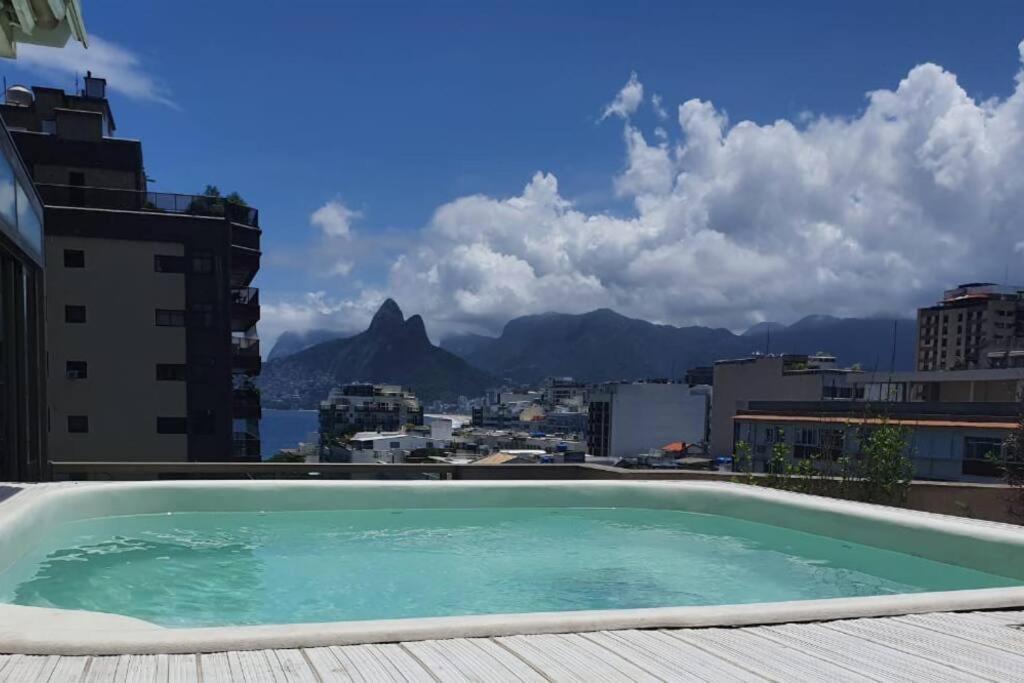 Apartamento Cobertura Arpoador Com Piscina Privativa, Vista Mar, Garagem, Portaria 24